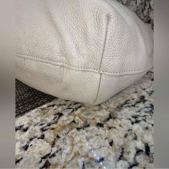 Neiman Marcus Cream Shoulder Bag VGUC - Picture 5 of 11